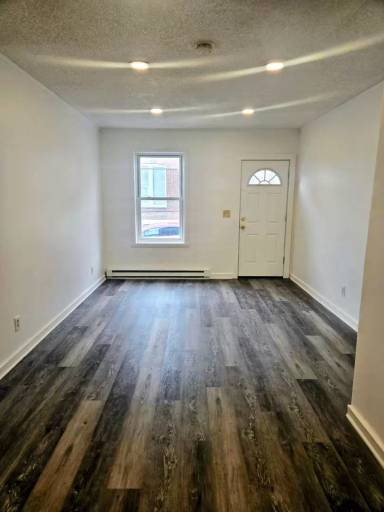 Main picture of 416 W Whitehall St