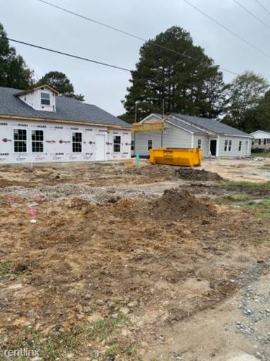 Main picture of 101 W Langdon Ave