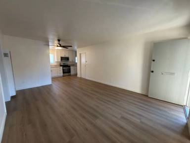 Main picture of 320 S Bedford Rd