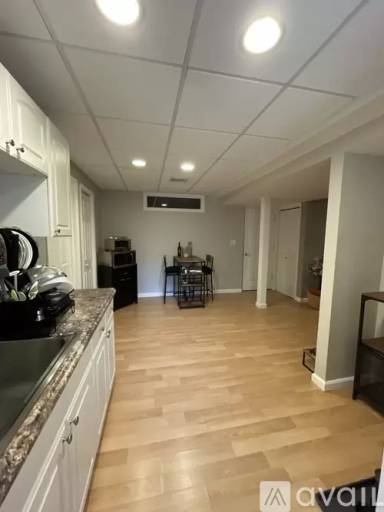 Main picture of 18 Old Neck Ct