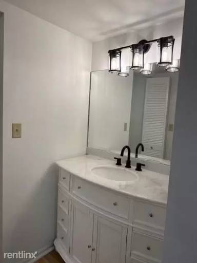 Main picture of 301 Olivewood Pl