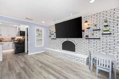 Main picture of 33 Silva Dr NW