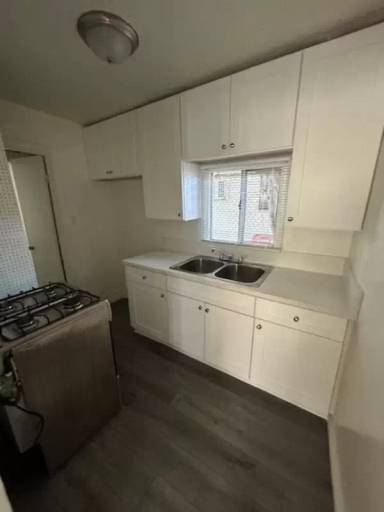 Main picture of 861 W Manchester Ave