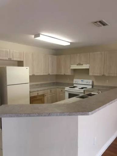 Main picture of 4844 Golfview Blvd