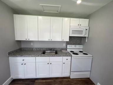 Main picture of 2300 Madison St