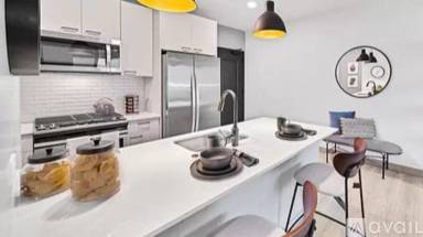 Main picture of 2334 N Southport Ave