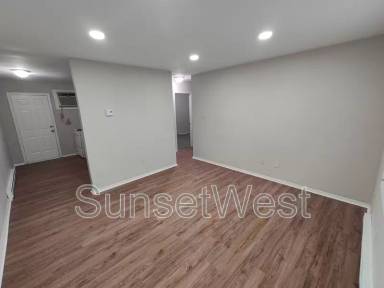 Main picture of 4445 Layola Ave