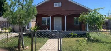 Main picture of 5232 Clark St