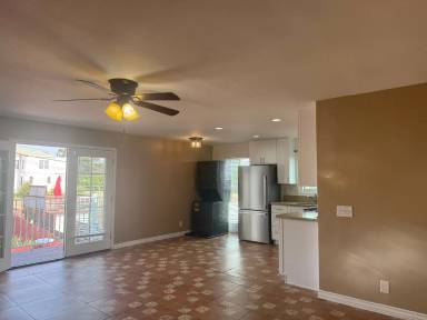 Main picture of 809 Carey Rd