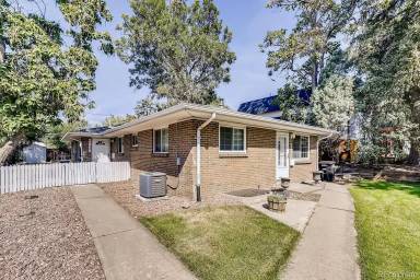 Main picture of 2217 King St