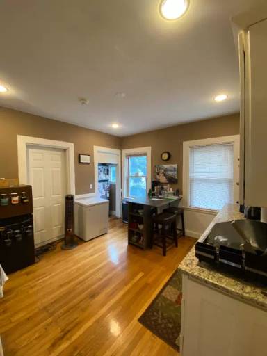 Main picture of 26 Brooks St