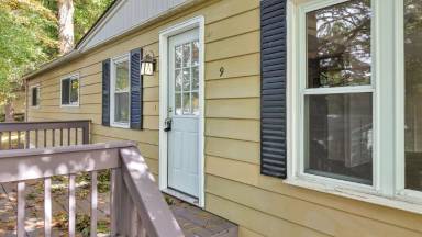Main picture of 9 Greenwich Dr