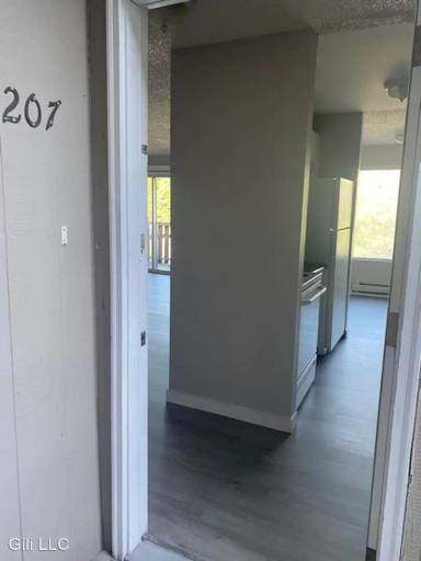 Main picture of 1004 S Cloverdale St