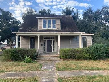 Main picture of 1103 N Avenue E