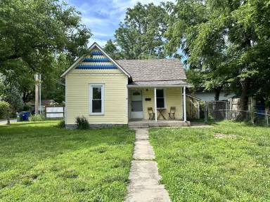 Main picture of 406 E 12th St