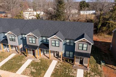 Main picture of 16 Villa Ct
