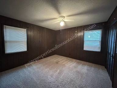 Main picture of 14 Worthen Dr