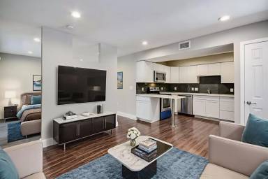 Main picture of 935 La Posada Dr