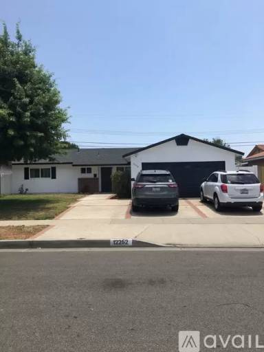Main picture of 12252 Salerno St