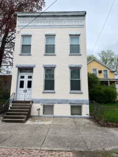 Main picture of 447 Clinton Ave