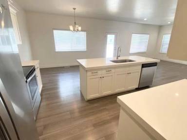 Main picture of 541 N 20 W