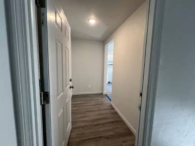 Main picture of 20 Elm St