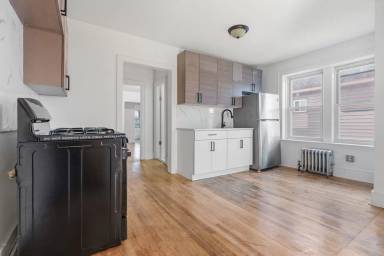 Main picture of 107 Kensington Ave