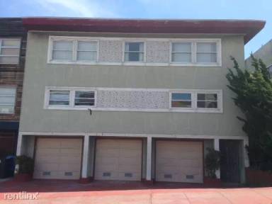 Main picture of 960 Baker St