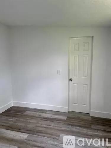 Main picture of 3904 SW 13th Ct