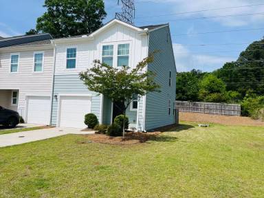 Main picture of 352 Penn Station Way