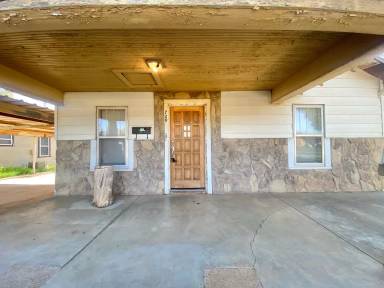 Main picture of 720 S 11th St