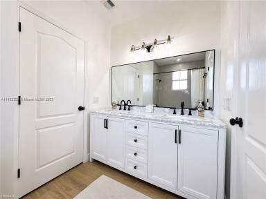 Main picture of 130 Riverwalk Cir