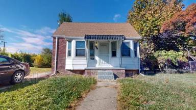 Main picture of 7655 Heyden St