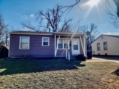 Main picture of 3932 SW 23rd St