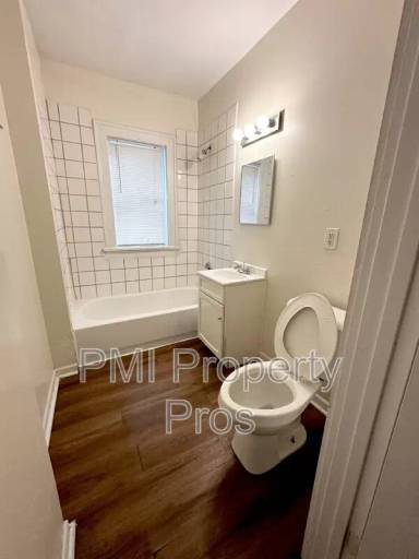 Main picture of 1625 W Keefe Ave
