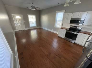 Main picture of 426 E Brandeis Ave