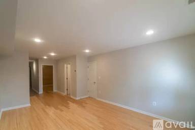 Main picture of 1121 Queen St NE
