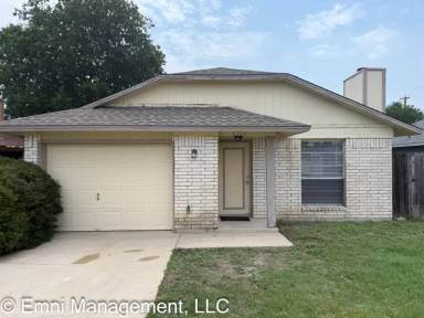 Main picture of 2304 Silverhill Dr