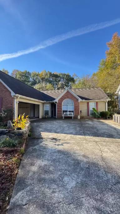Main picture of 2295 W Liddell Rd