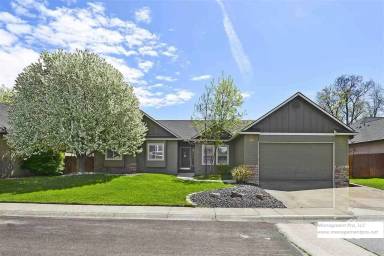 Main picture of 1024 S Eagle Rock Pl