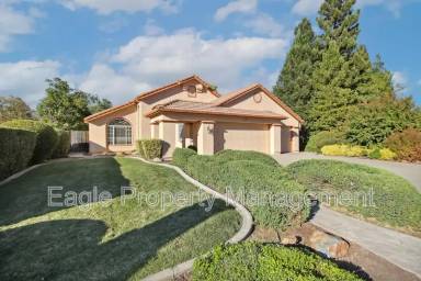 Main picture of 385 Silberhorn Dr