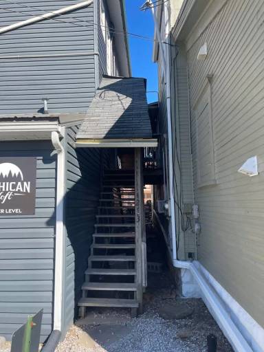 Main picture of 263 W Main St