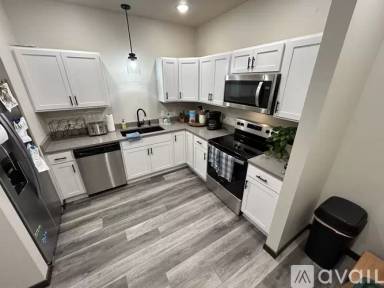 Main picture of 230 Nicollet Ave