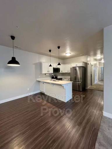 Main picture of 586 N 360 W