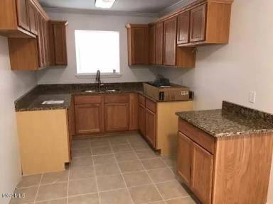 Main picture of 824 Lime St
