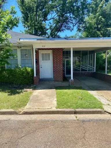Main picture of 501 Everett St