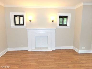 Main picture of 6447 N Hoyne Ave