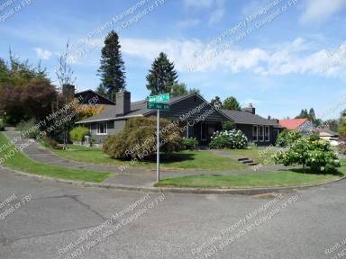 Main picture of 10605 9th Ave NW