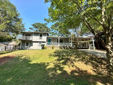 Main picture of 16079 Molokai Dr