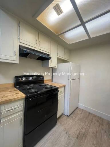 Main picture of 688 Cedar Ave